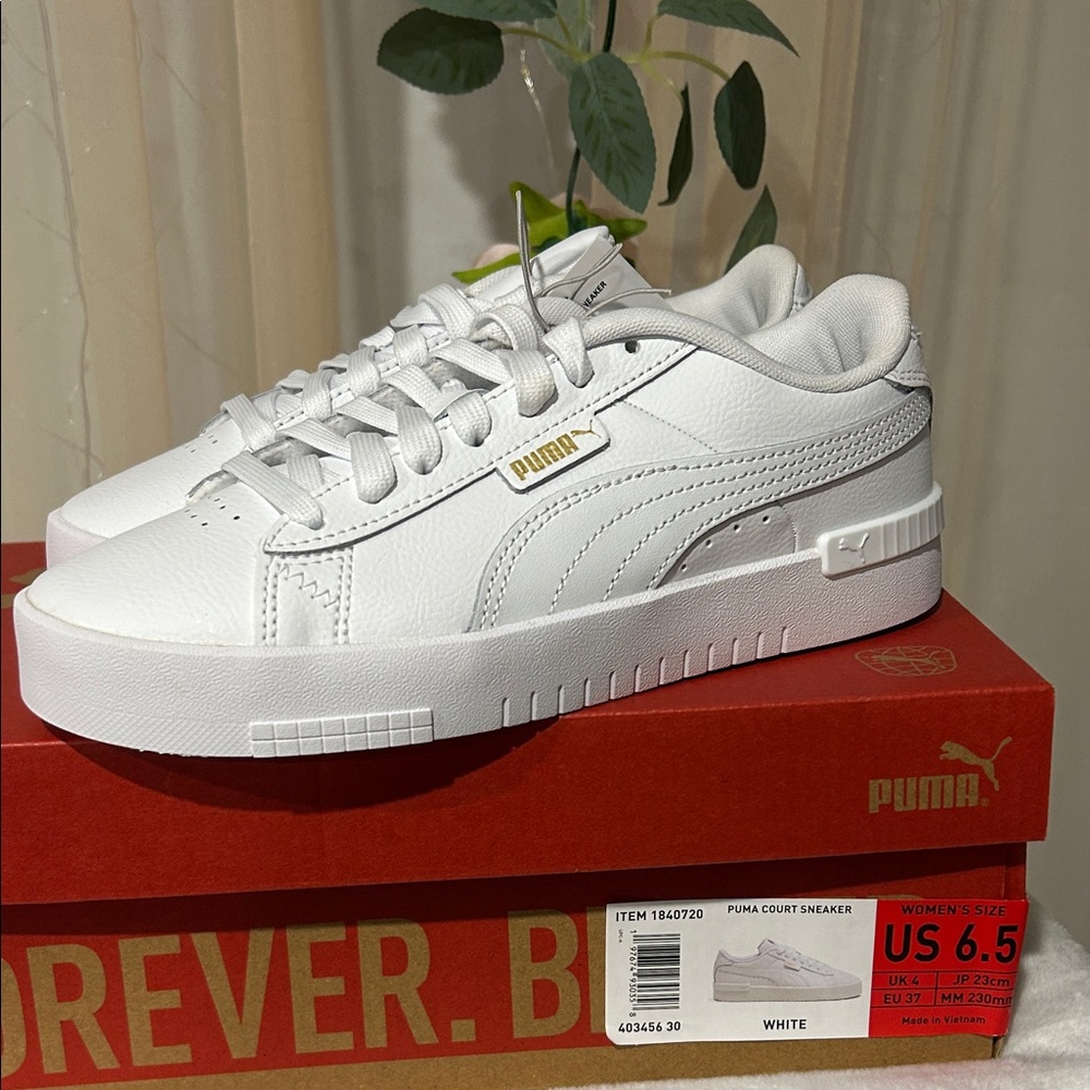 PUMA Court Classic White Sneakers | Women’s Size 6.5 | New in Box - Picture 6 of 6